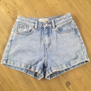 Pacsun mom denim shorts size 25
